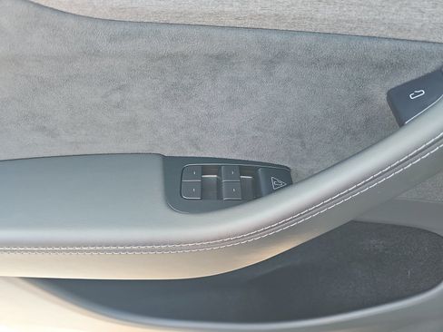 Used 2026 Tesla Model Y 2WD image 24