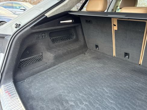 Used 2021 Audi Q8 Prestige w/ Prestige Package image 19