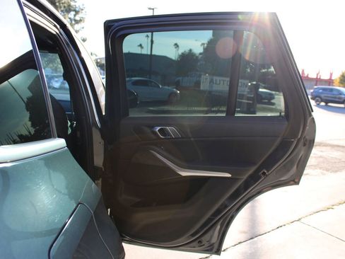 Used 2022 BMW X5 sDrive40i w/ Premium Package image 19