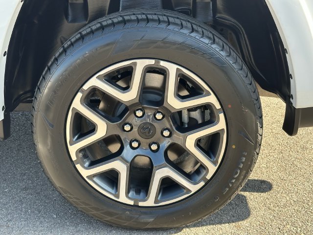 Used 2025 RAM 1500 Laramie AWD/4WD image 36