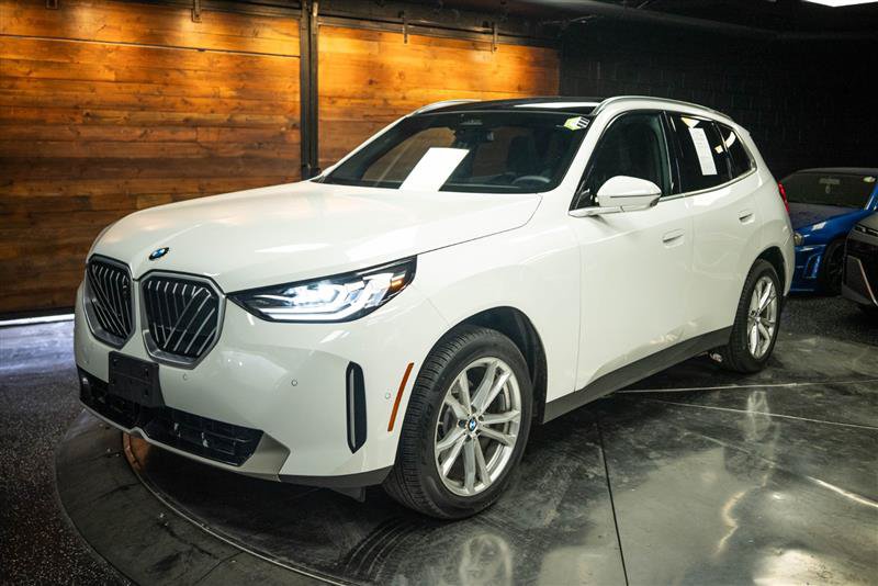 Used 2025 BMW X3 xDrive30i w/ Premium Package AWD/4WD image 2