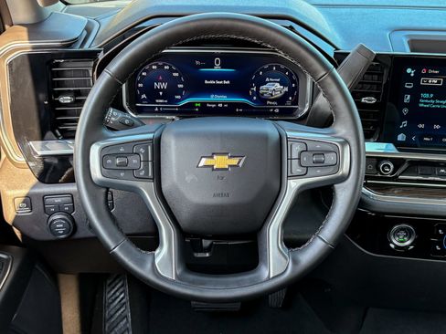 Used 2024 Chevrolet Silverado 1500 LT AWD/4WD image 17
