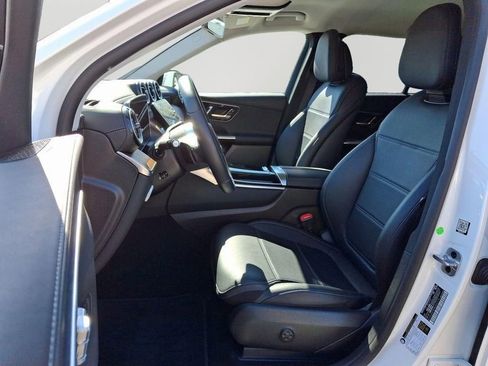 Used 2024 Mercedes-Benz GLC 300 4MATIC image 13