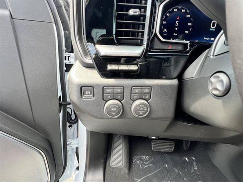 New 2026 Chevrolet Silverado 1500 High Country AWD/4WD image 14