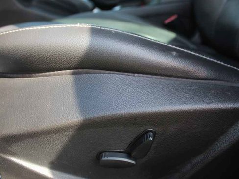 Used 2012 Ford Focus SEL image 24