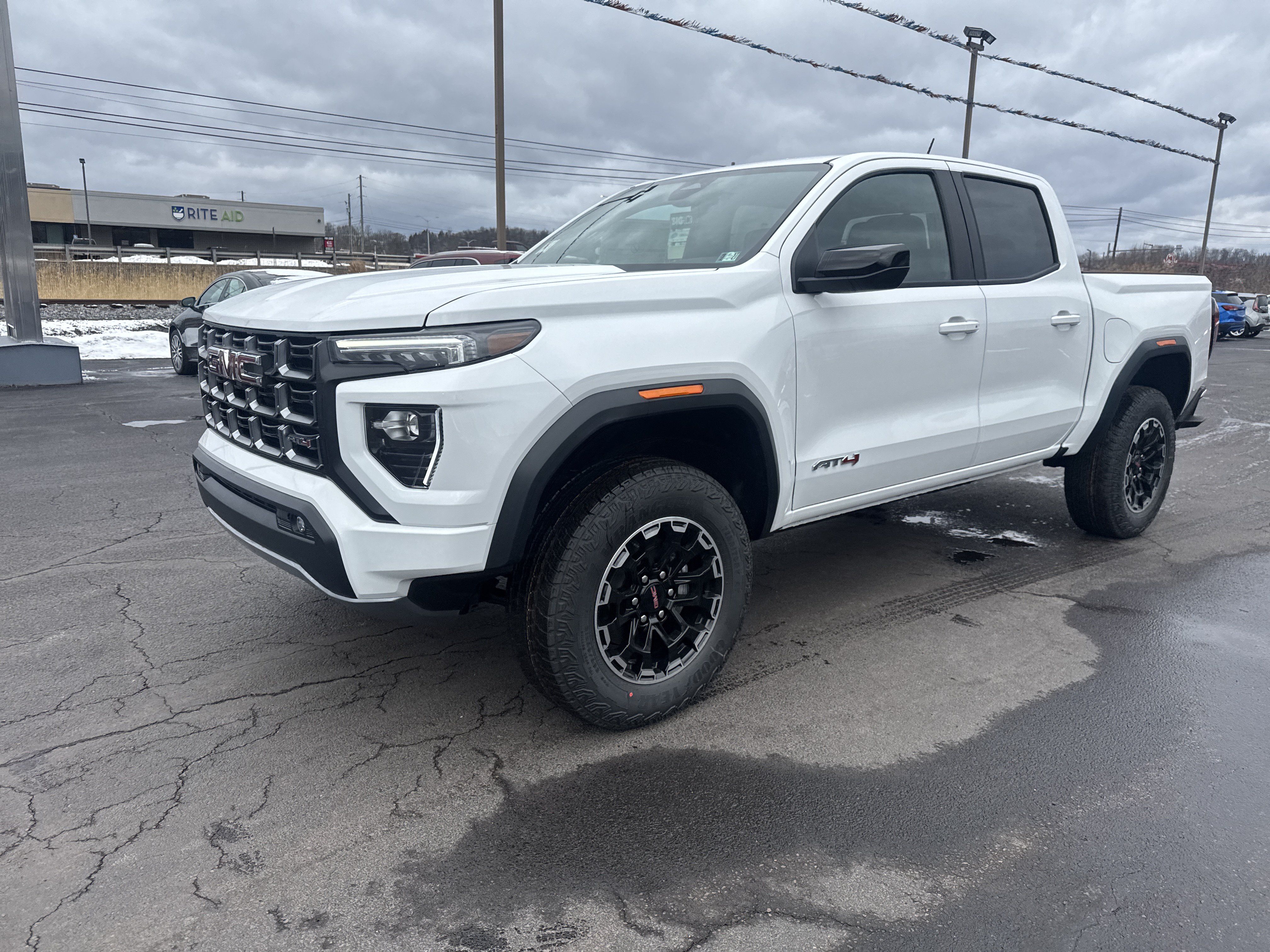 New 2026 GMC Canyon AT4 AWD/4WD image 8