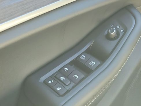 New 2025 Jeep Grand Cherokee Limited w/ Luxury Tech Group II AWD/4WD image 35