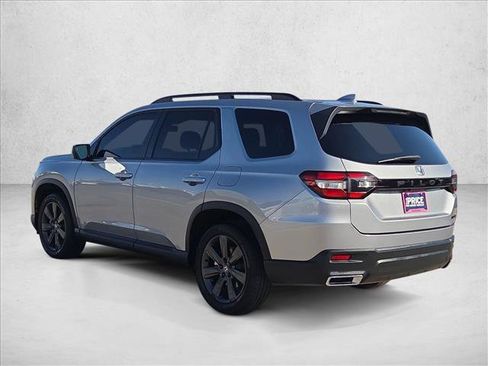 Used 2023 Honda Pilot Sport image 8