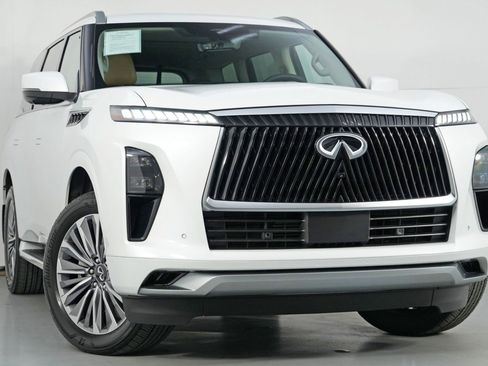 Used 2025 INFINITI QX80 Luxe w/ Cargo Package image 4