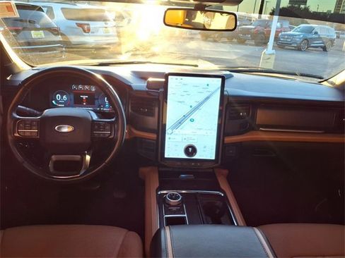 Used 2023 Ford Expedition Max Platinum image 4