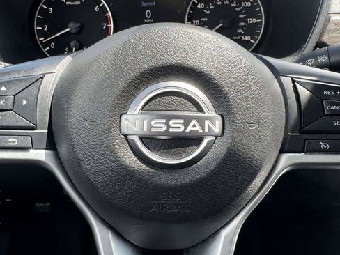Used 2024 Nissan Altima 2.5 SV FWD image 28