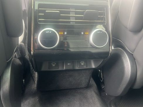 Used 2023 Land Rover Range Rover Sport SE Dynamic image 21