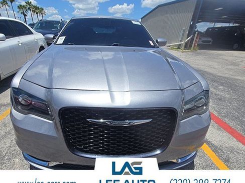Used 2017 Chrysler 300 S RWD image 3