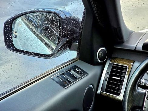 Used 2014 Land Rover Range Rover Sport HSE image 15