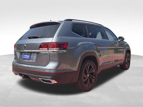 Used 2023 Volkswagen Atlas SE w/ Black Wheel Package AWD/4WD image 9
