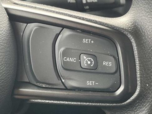 Used 2024 Jeep Gladiator Sport AWD/4WD image 30