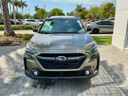 Used 2025 Subaru Outback Premium AWD/4WD image 2