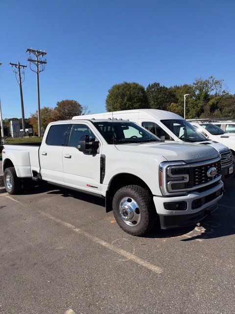 Used 2026 Ford F350 Platinum AWD/4WD image 1