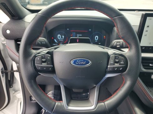 Used 2025 Ford Explorer ST-Line w/ Premium Package image 27