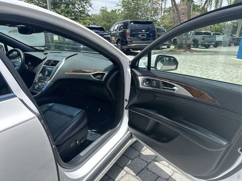 Used 2020 Lincoln MKZ Reserve w/ Elements Package AWD/4WD image 23