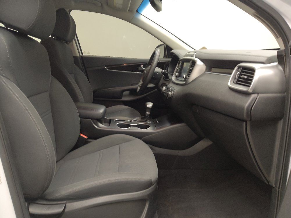 Used 2020 Kia Sorento LX FWD image 21