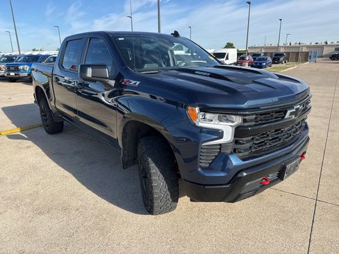 Used 2023 Chevrolet Silverado 1500 LT Trail Boss w/ LT Trail Boss Premium Package image 18
