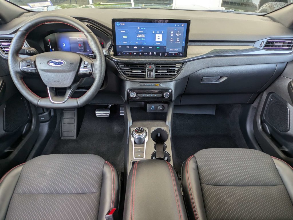 Used 2023 Ford Escape ST-Line w/ Tech Pack #1 FWD image 16