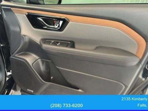 Used 2025 Subaru Forester Sport AWD/4WD image 31