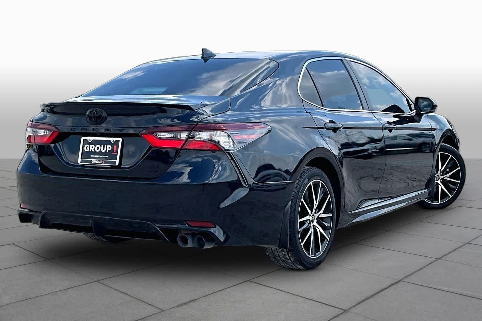 Used 2023 Toyota Camry SE FWD image 12
