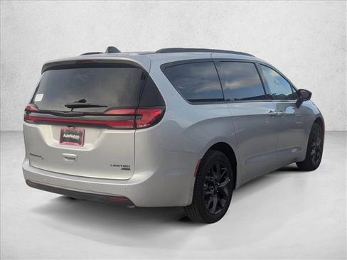 New 2026 Chrysler Pacifica Limited w/ S Appearance Package AWD/4WD image 2