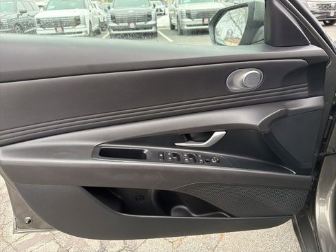 Used 2024 Hyundai Elantra SEL w/ Convenience Package image 13