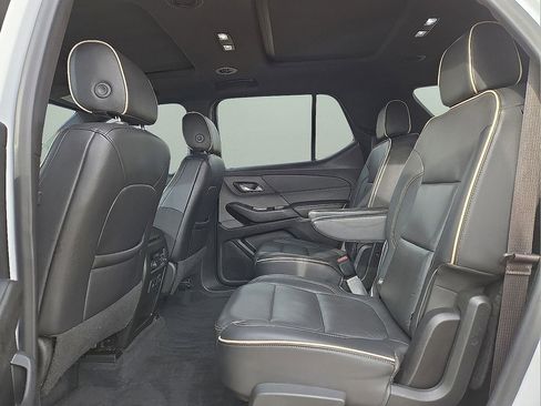 Used 2022 Chevrolet Traverse Premier w/ Redline Edition image 16