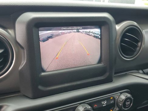 Used 2021 Jeep Wrangler Unlimited Sport AWD/4WD image 22