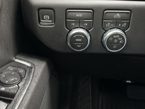 New 2026 GMC Sierra 1500 Elevation image 18