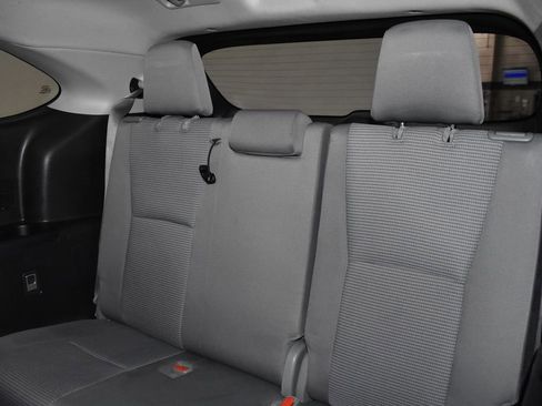 Used 2022 Toyota Highlander LE image 28