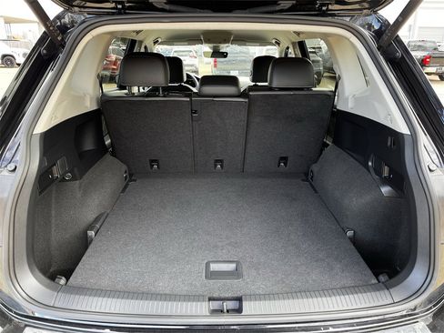 Used 2024 Volkswagen Tiguan SE image 27