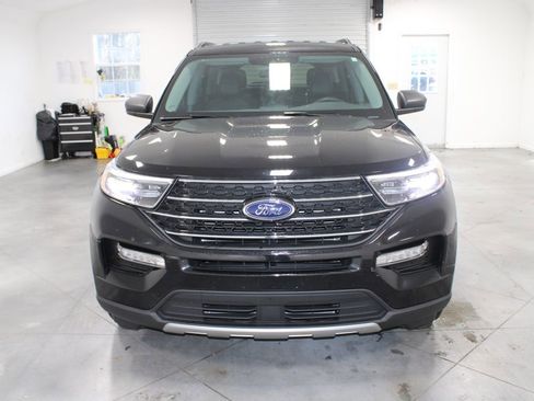 Used 2023 Ford Explorer XLT w/ Equipment Group 202A image 3