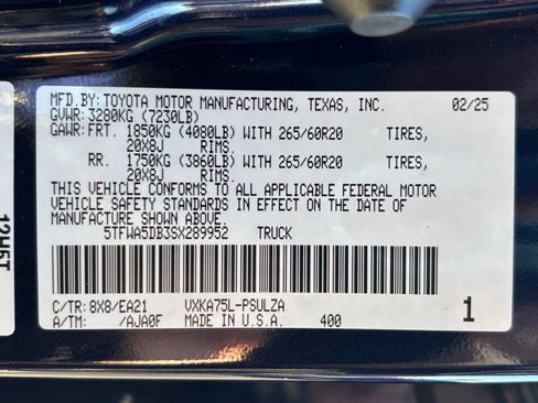 Used 2025 Toyota Tundra Limited image 34