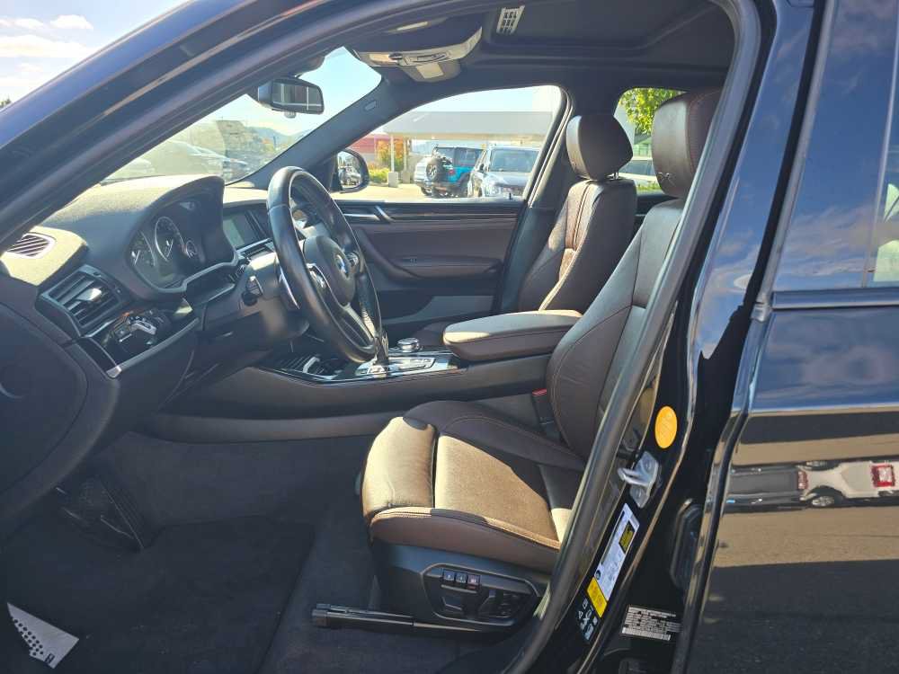 Used 2018 BMW X4 xDrive28i w/ Premium Package Enhanced AWD/4WD image 9