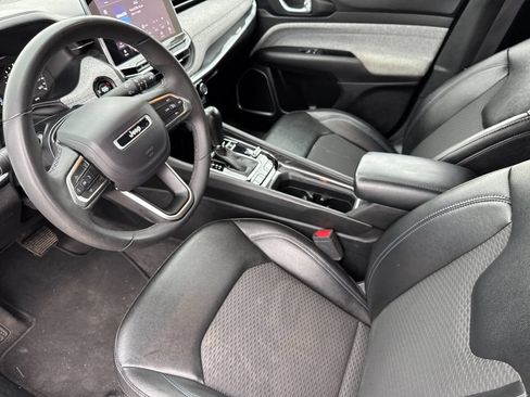 Used 2024 Jeep Compass Latitude AWD/4WD image 9