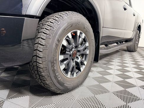 Used 2023 Nissan Titan PRO-4X w/ Pro-4x Convenience Package image 12