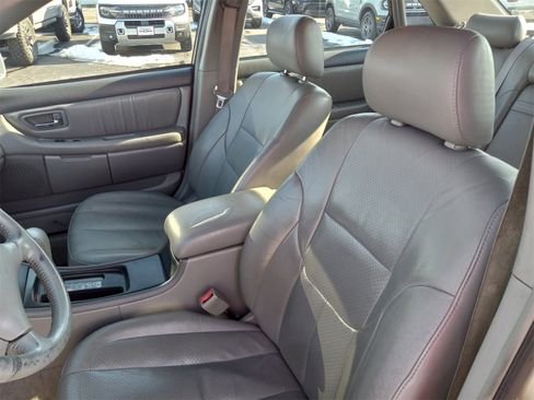 Used 2004 Toyota Avalon XLS image 11