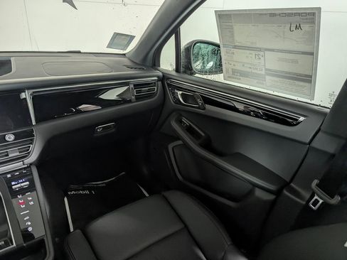 New 2026 Porsche Macan Turbo image 23
