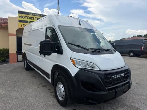 Used 2023 RAM ProMaster 2500 FWD image 9