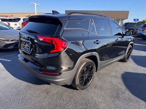 Used 2020 GMC Terrain SLE w/ Driver Convenience Package FWD image 5
