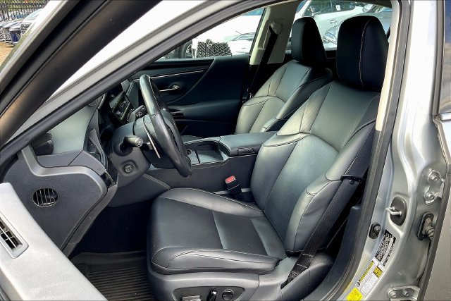 Certified 2025 Lexus ES 350 w/ Premium Package FWD image 3