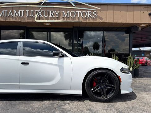 Used 2018 Dodge Charger R/T Scat Pack RWD image 15