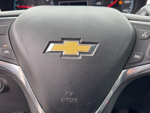 Used 2020 Chevrolet Equinox LS w/ LS Convenience Package image 18