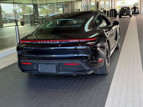 Certified 2025 Porsche Taycan w/ Premium Package RWD image 11