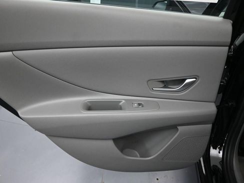 New 2025 Hyundai Elantra Sport FWD image 23